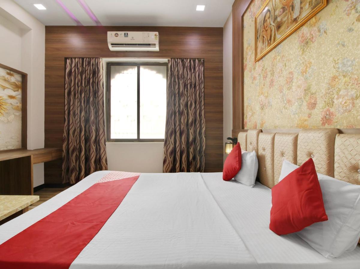 Oyo 72429 New Abhinandan Hotel Amroha Exterior photo