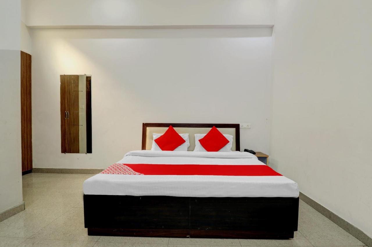Oyo 72429 New Abhinandan Hotel Amroha Exterior photo