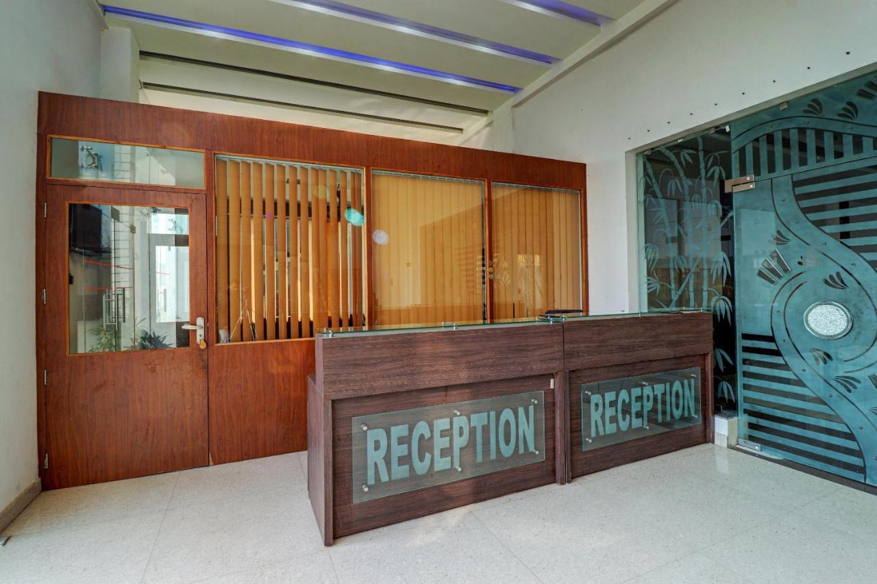 Oyo 72429 New Abhinandan Hotel Amroha Exterior photo