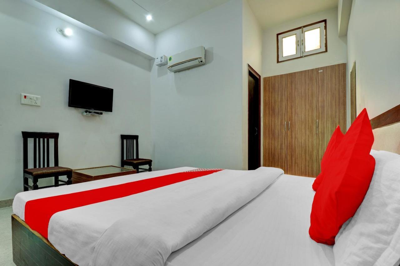 Oyo 72429 New Abhinandan Hotel Amroha Exterior photo
